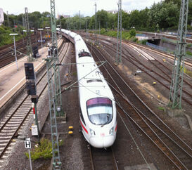 Einfahrt eines ICE in der Hamburger Hauptbahnhof Foto: Airbus777/Flickr (CC BY-NC-ND 2.0)